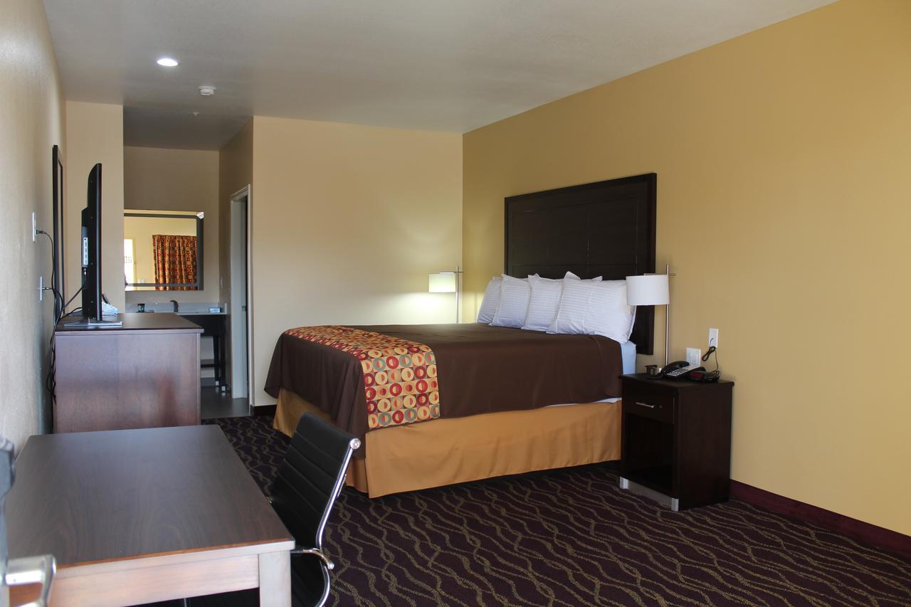 Express Inn And Suites Хамбл Экстерьер фото